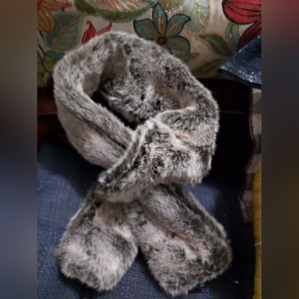 Faux fur scarf, grey& black tones